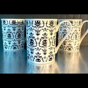 NIGHTMARE BEFORE CHRISTMAS Set of four elegant collectors' coffee cups